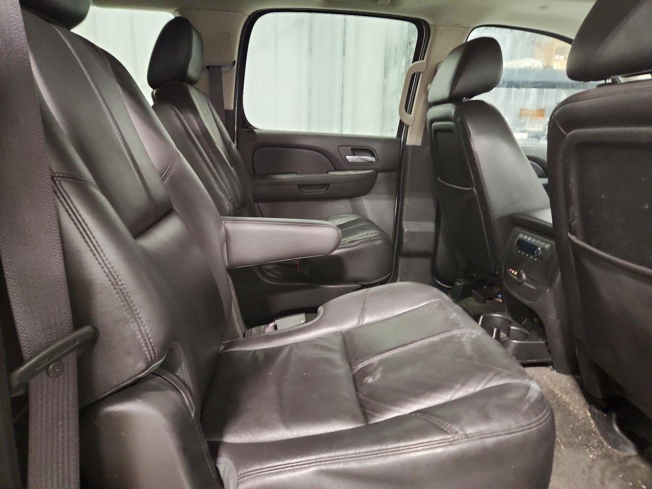2013 CHEVROLET Suburban