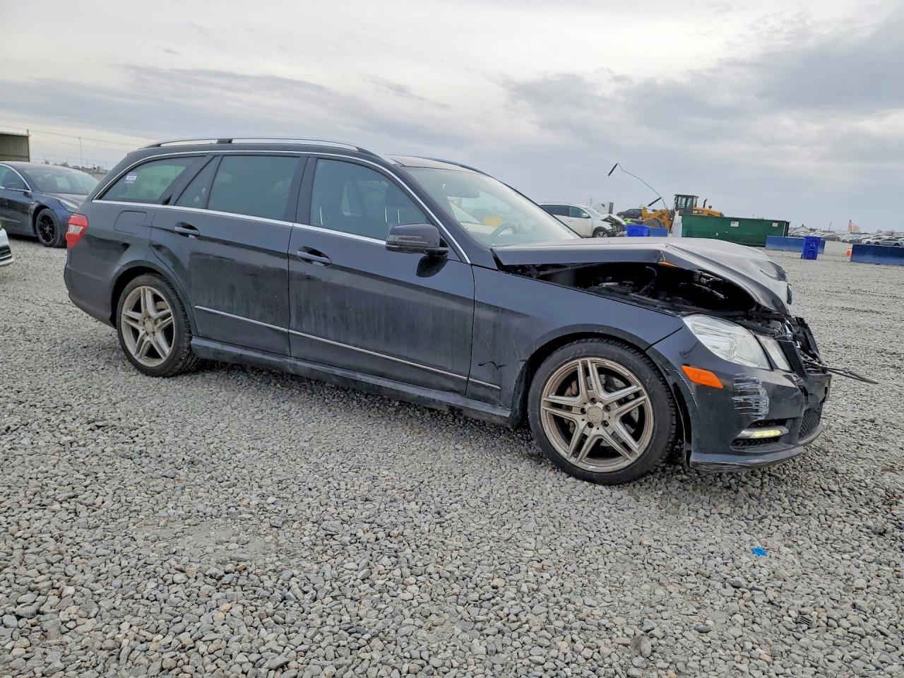 2013 MERCEDES-BENZ E-Class