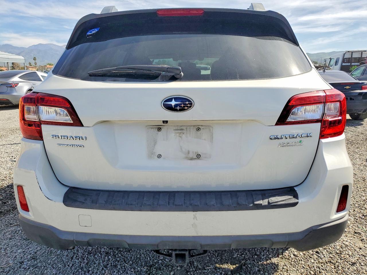 2015 SUBARU Outback