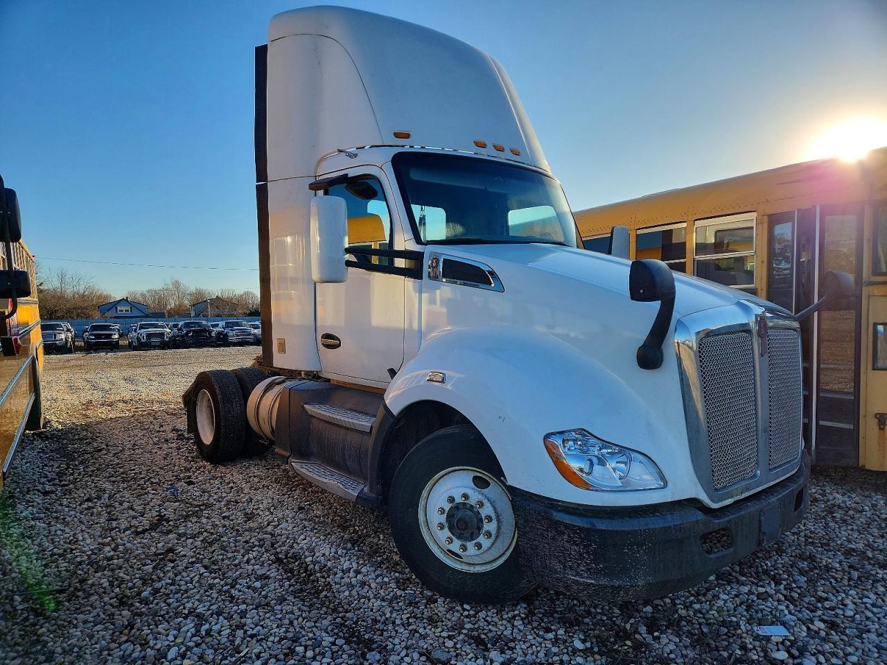 2016 KENWORTH Construction