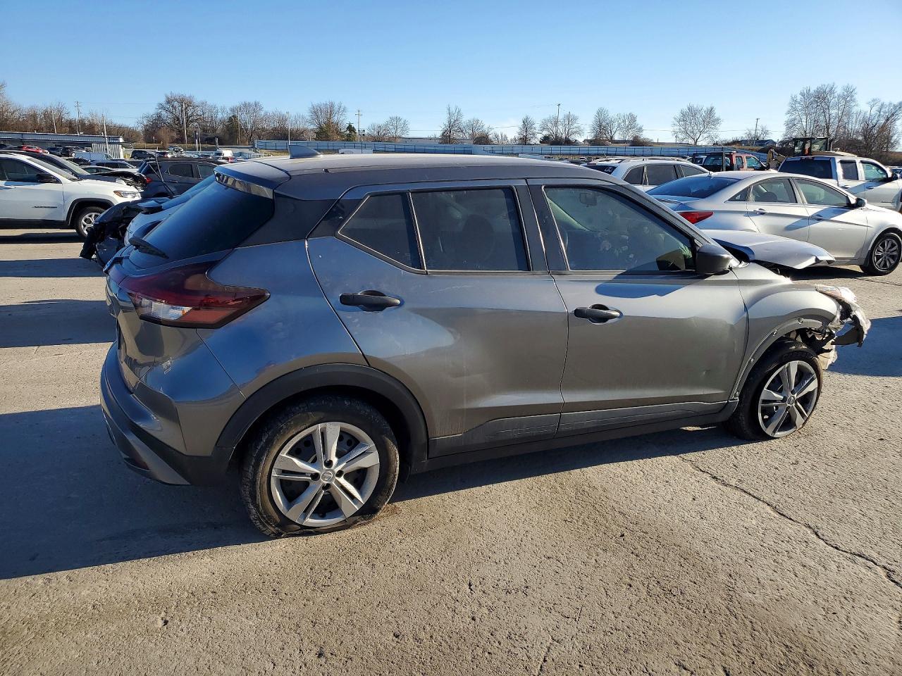 2021 NISSAN KICKS