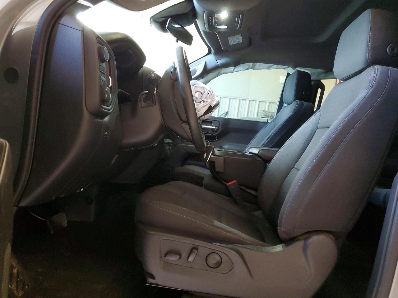 2024 CHEVROLET Silverado