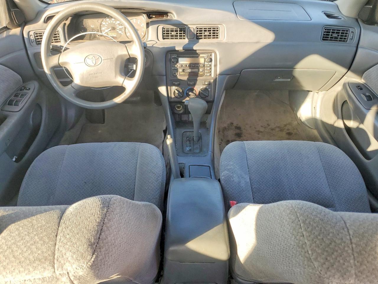 2001 TOYOTA CAMRY