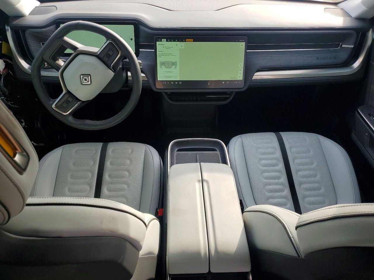 2025 RIVIAN R1s