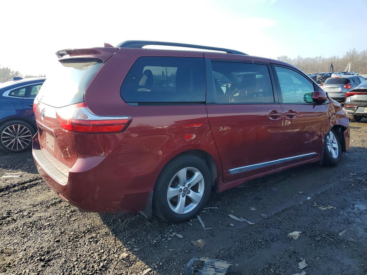 2019 TOYOTA SIENNA