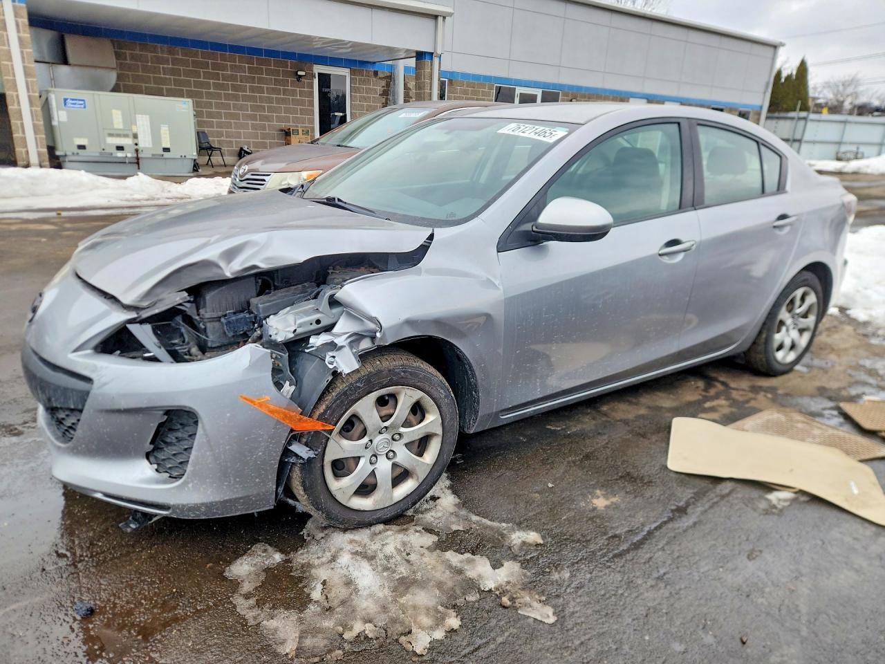 2013 MAZDA 3