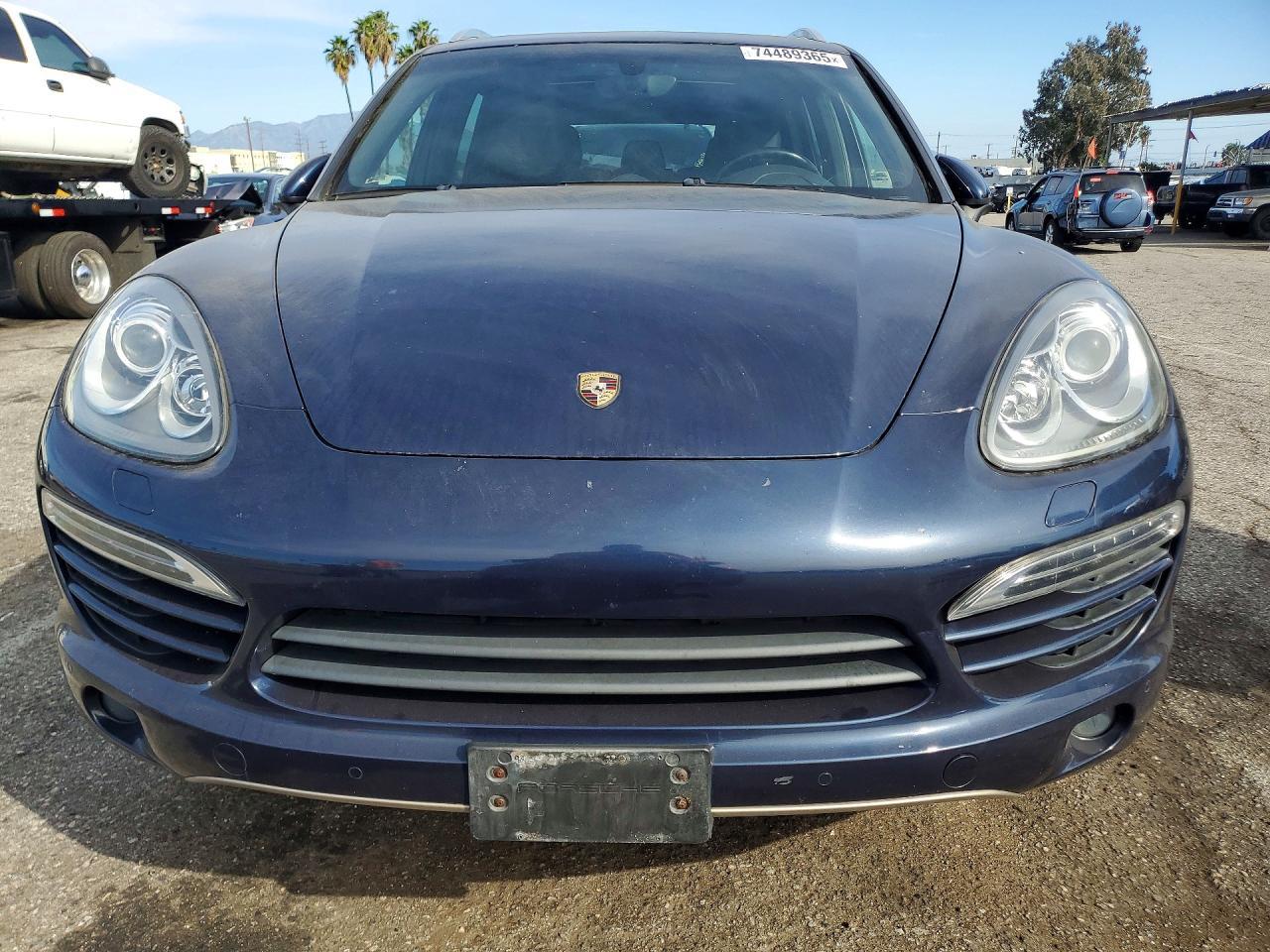 2014 PORSCHE CAYENNE