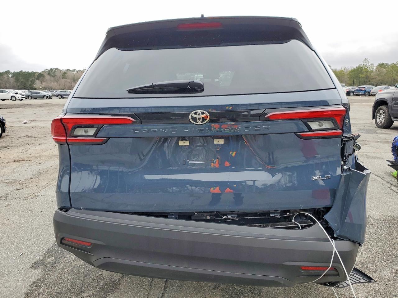 2026 TOYOTA HIGHLANDER