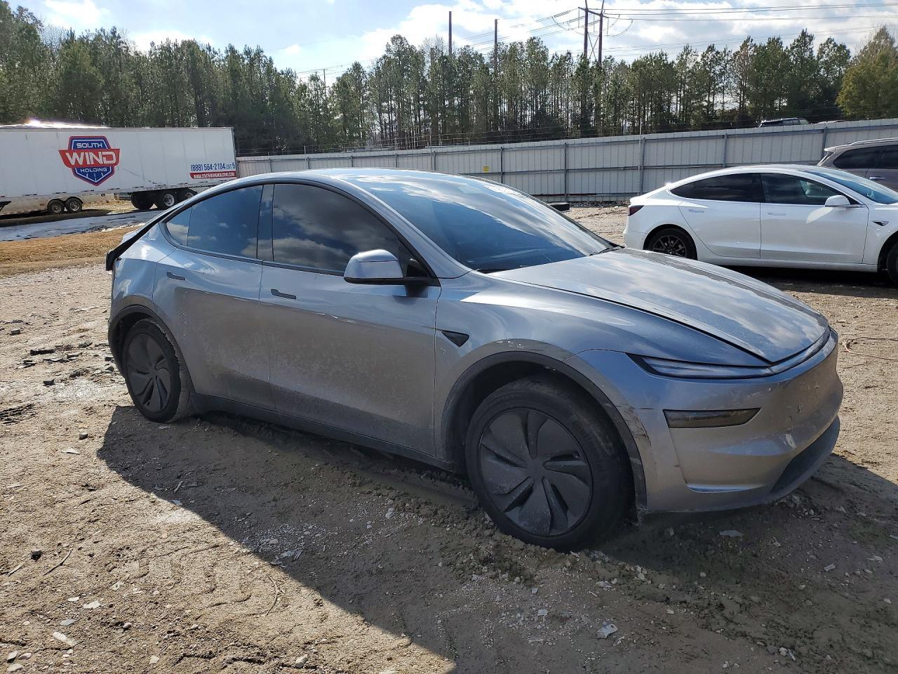 2026 TESLA MODEL Y