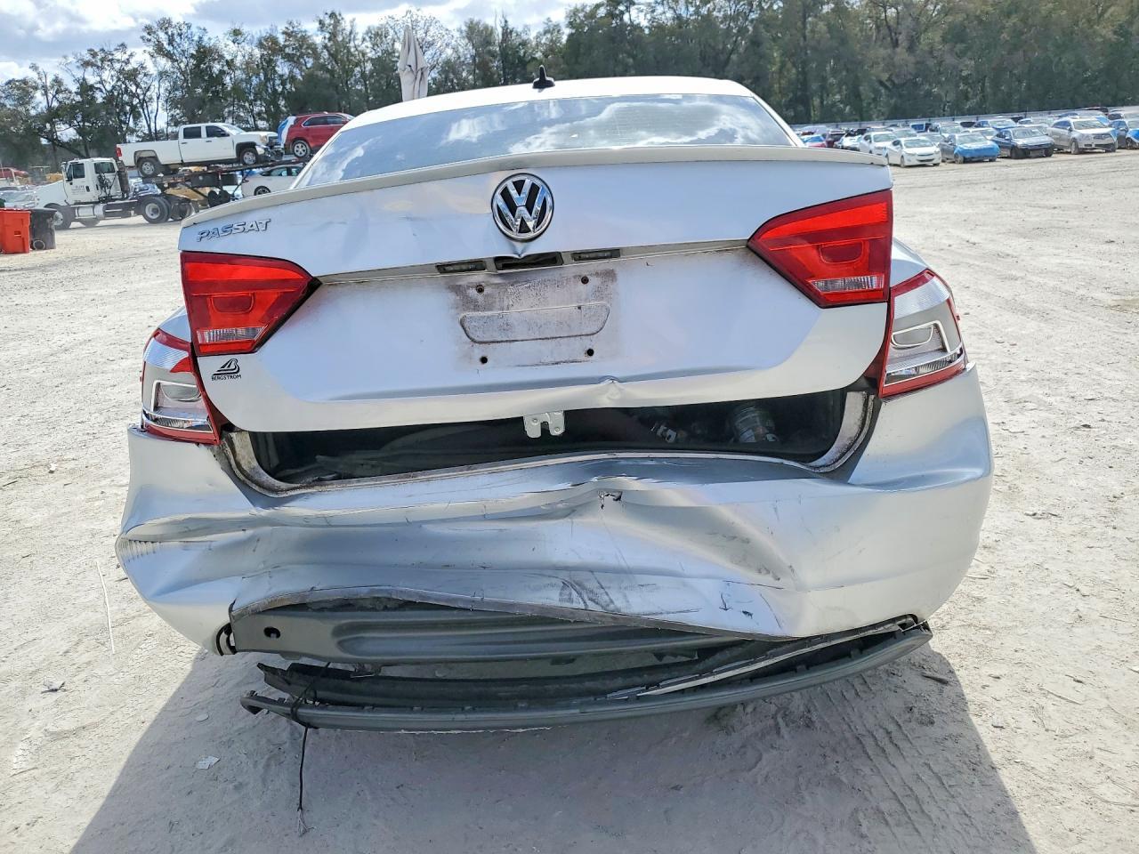 2014 VOLKSWAGEN Passat