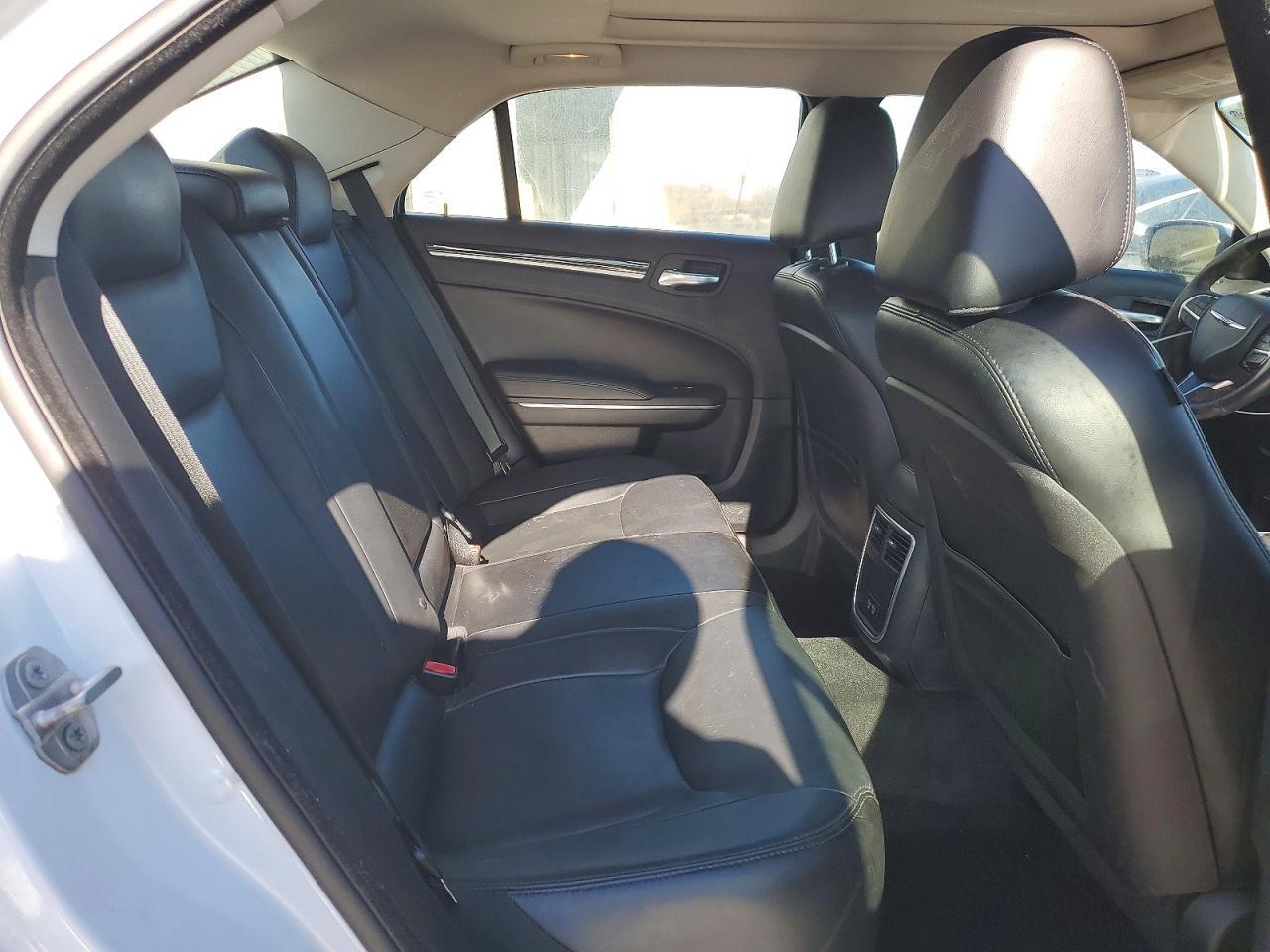 2015 CHRYSLER 300