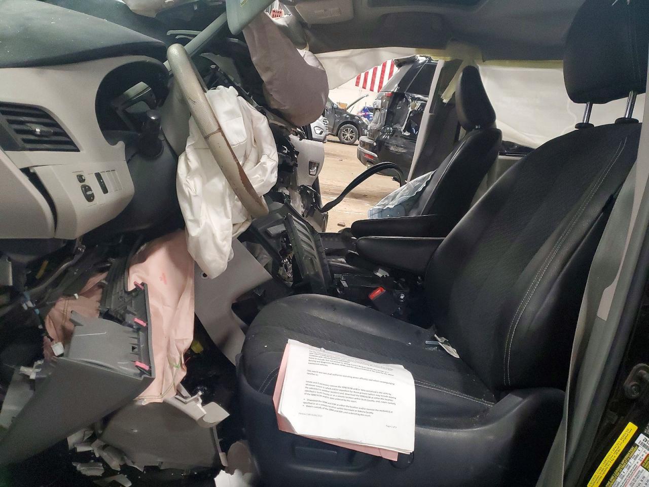 2014 TOYOTA SIENNA