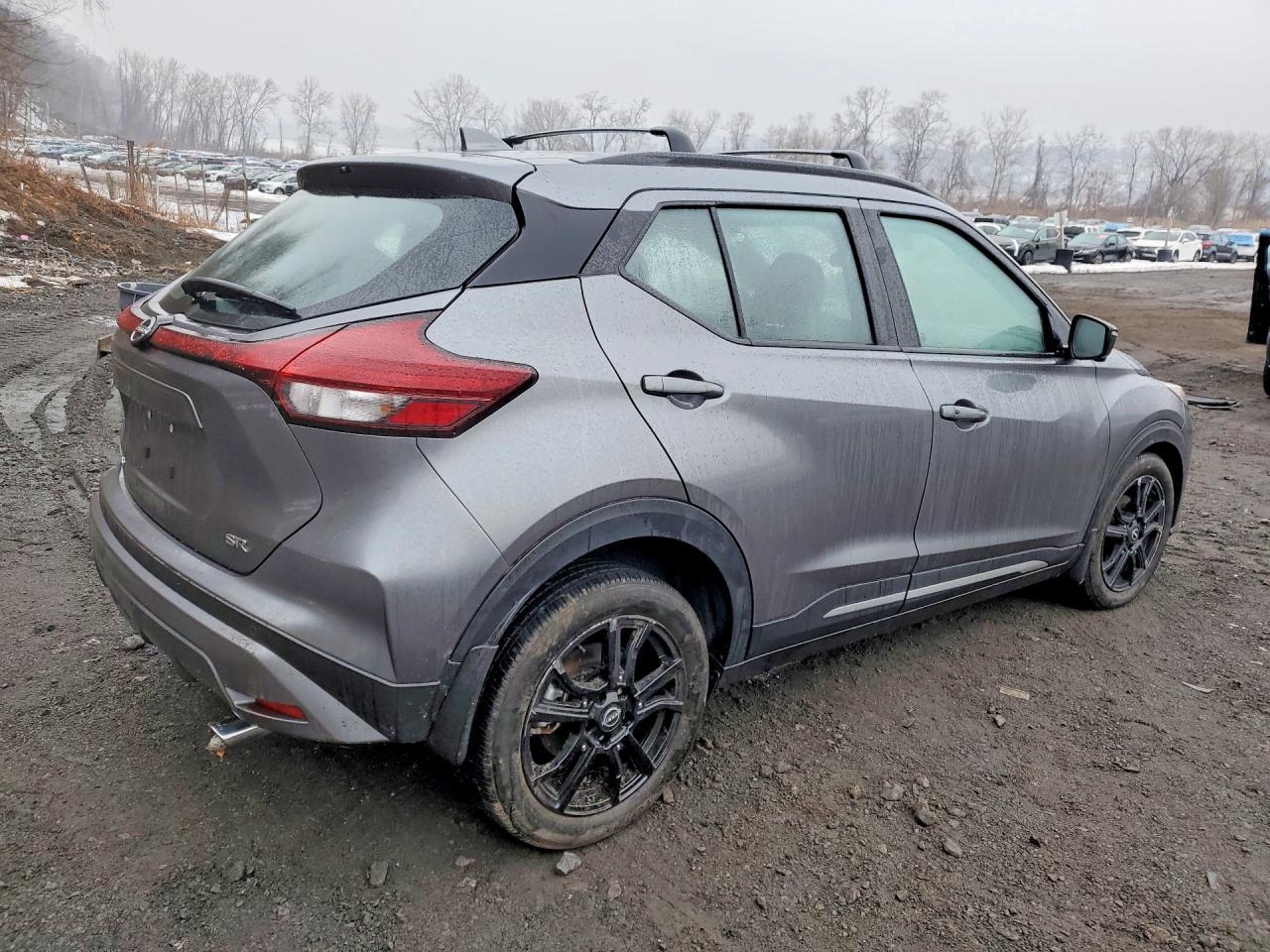 2023 NISSAN KICKS
