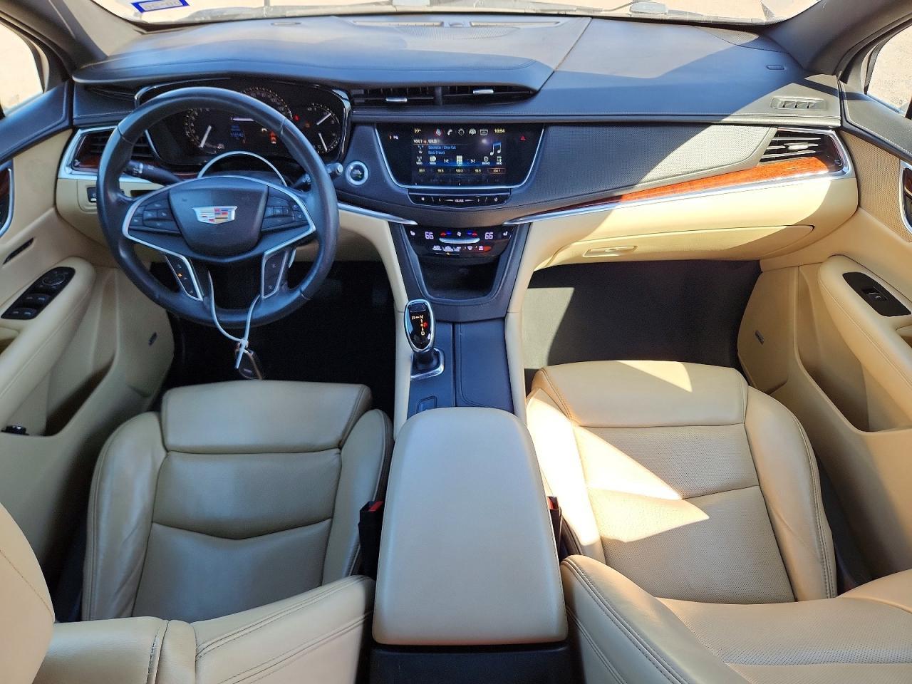 2017 CADILLAC XT5