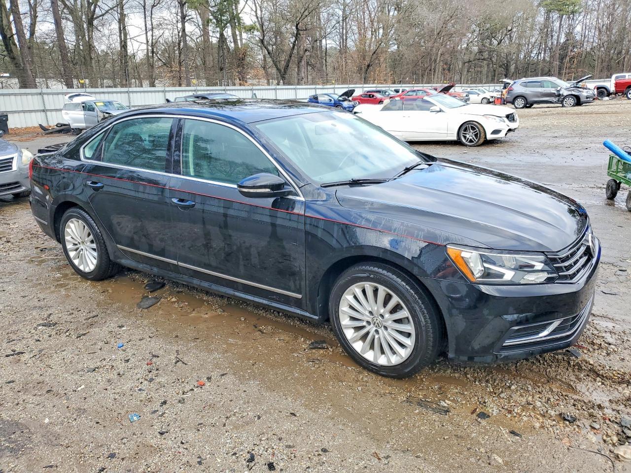 2016 VOLKSWAGEN Passat