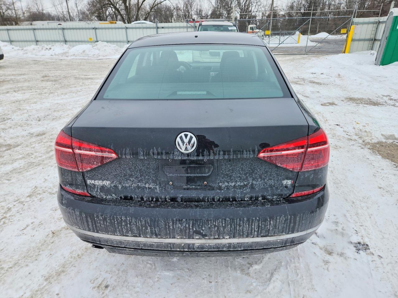 2018 VOLKSWAGEN Passat