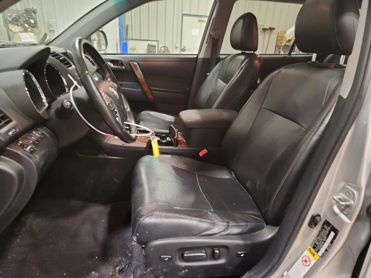 2012 TOYOTA HIGHLANDER