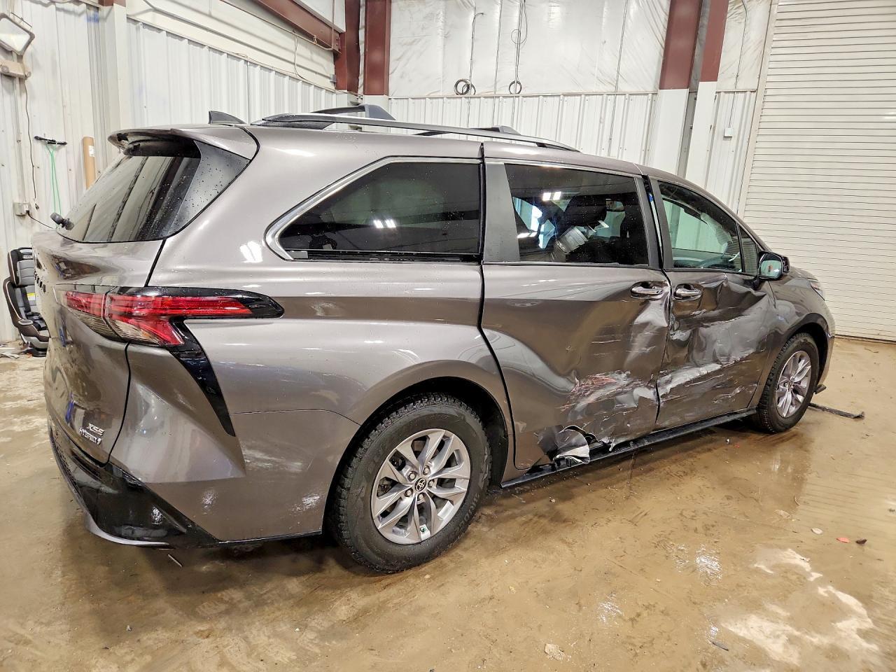 2022 TOYOTA SIENNA