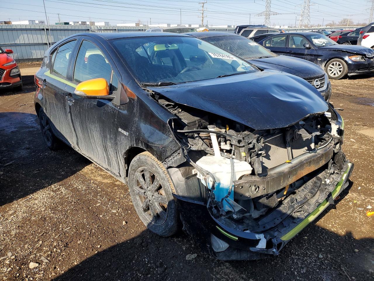 2016 TOYOTA Prius c