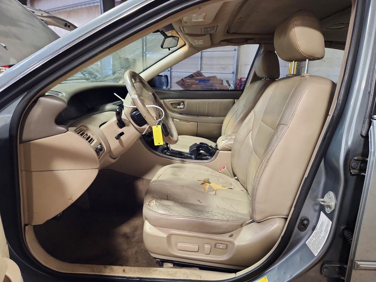 2002 TOYOTA Avalon