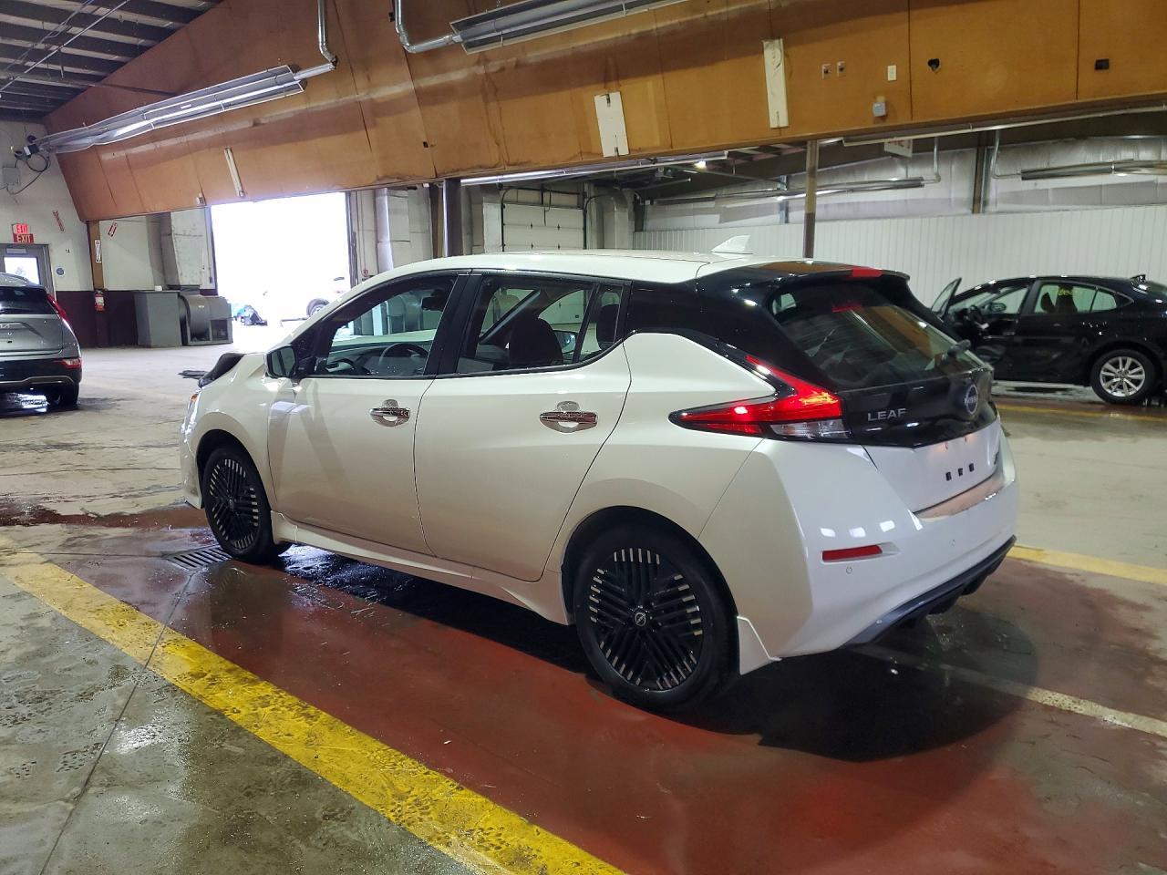 2024 NISSAN LEAF