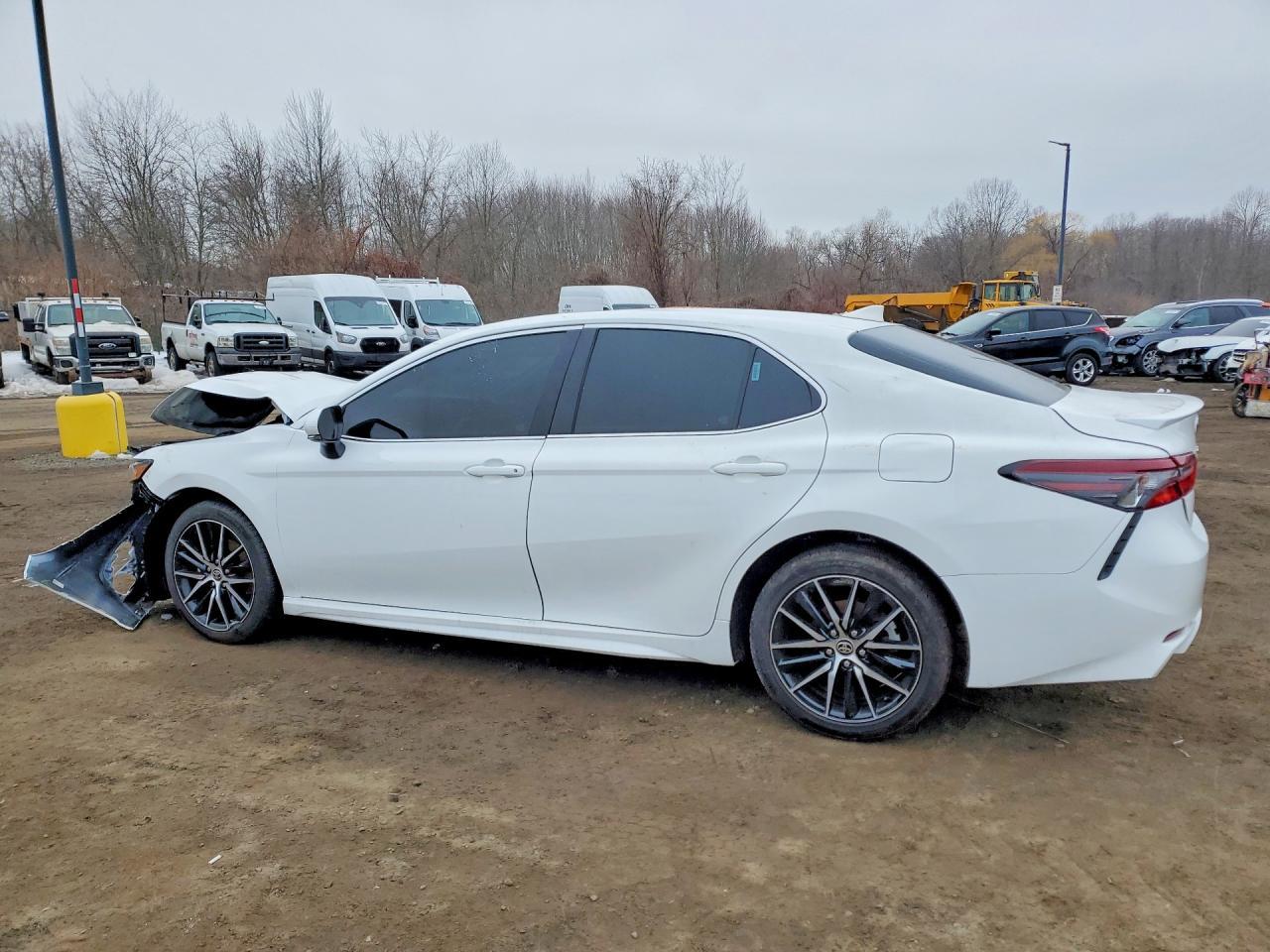 2024 TOYOTA CAMRY
