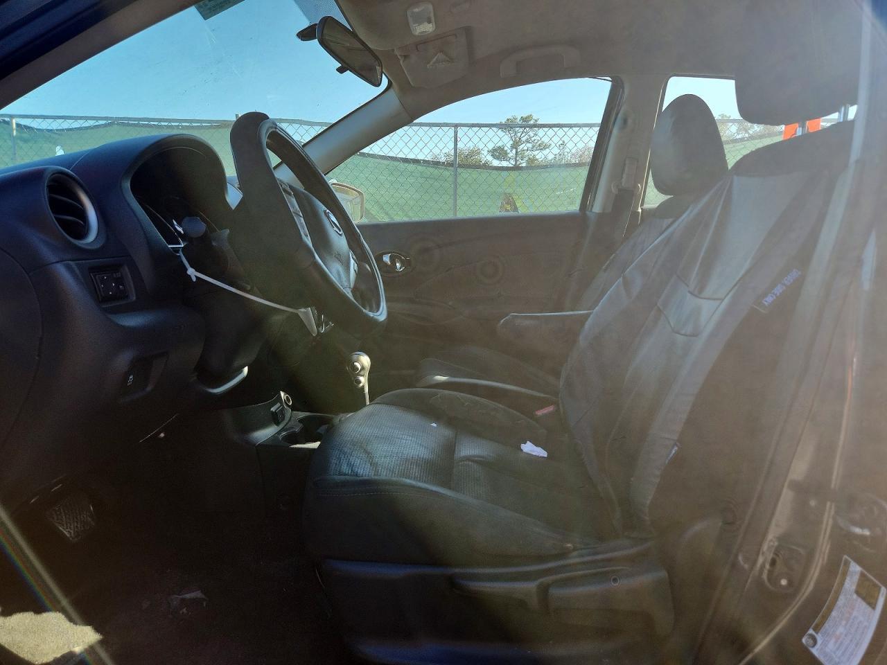 2017 NISSAN VERSA