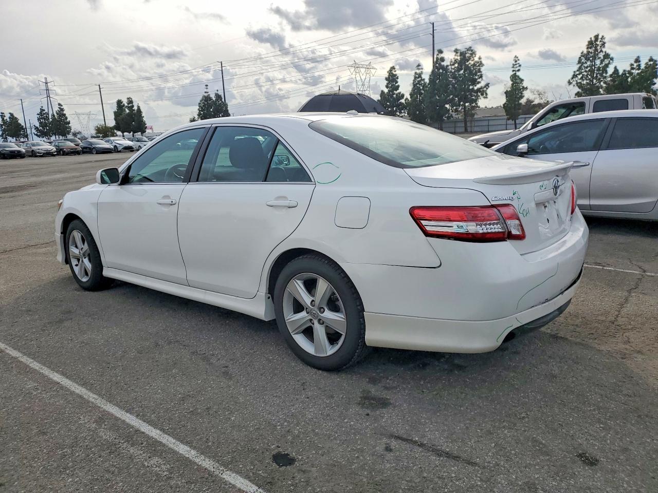 2011 TOYOTA CAMRY