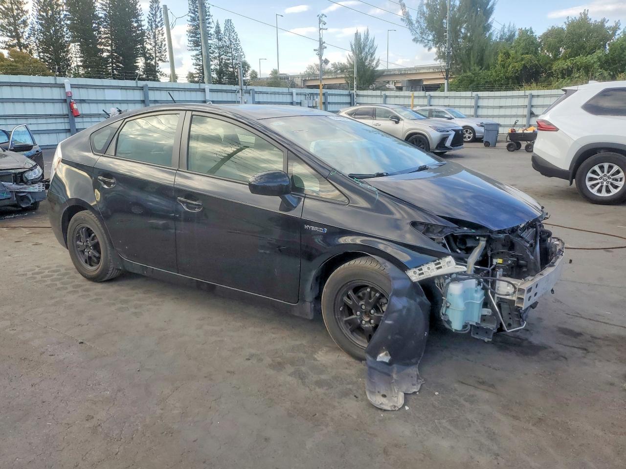 2015 TOYOTA PRIUS