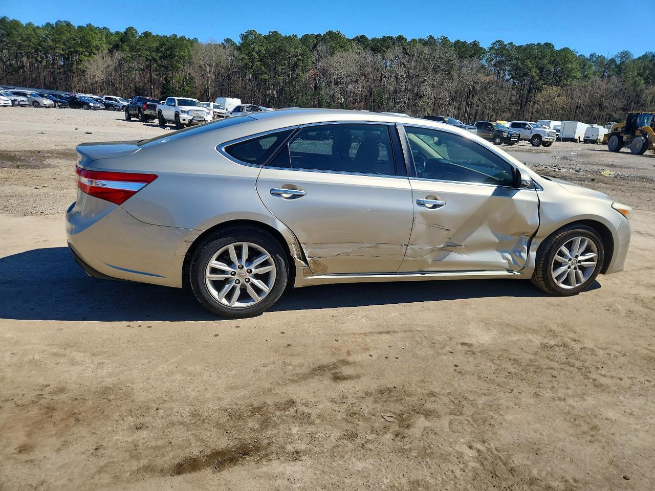 2014 TOYOTA Avalon