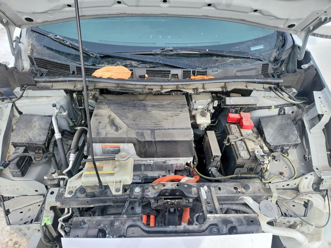 2022 NISSAN LEAF