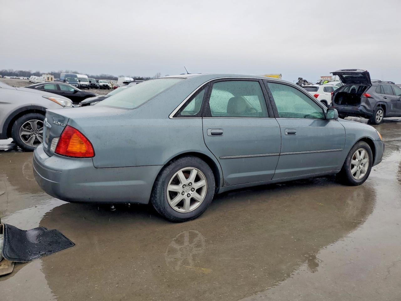 2001 TOYOTA Avalon
