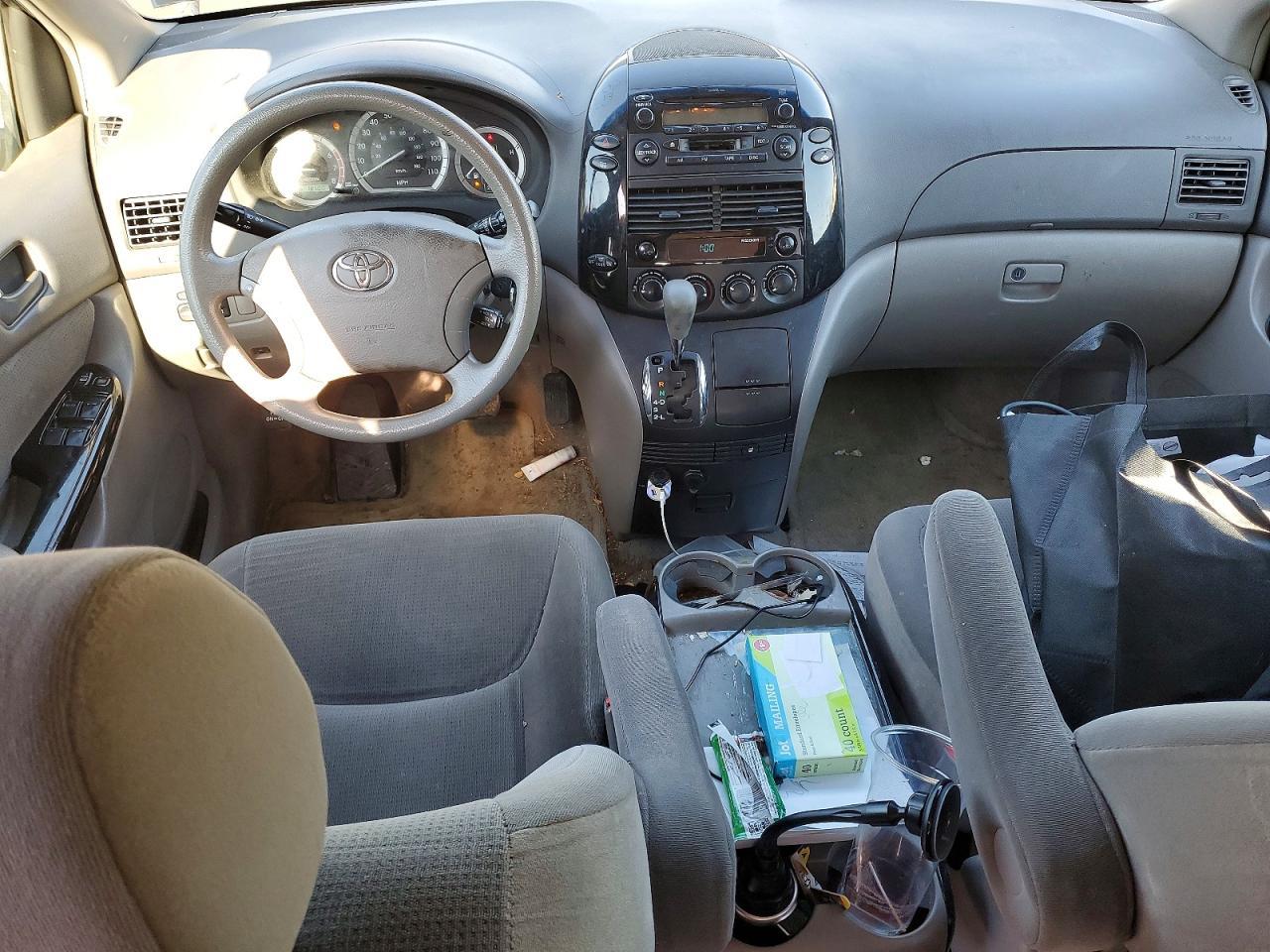 2005 TOYOTA SIENNA