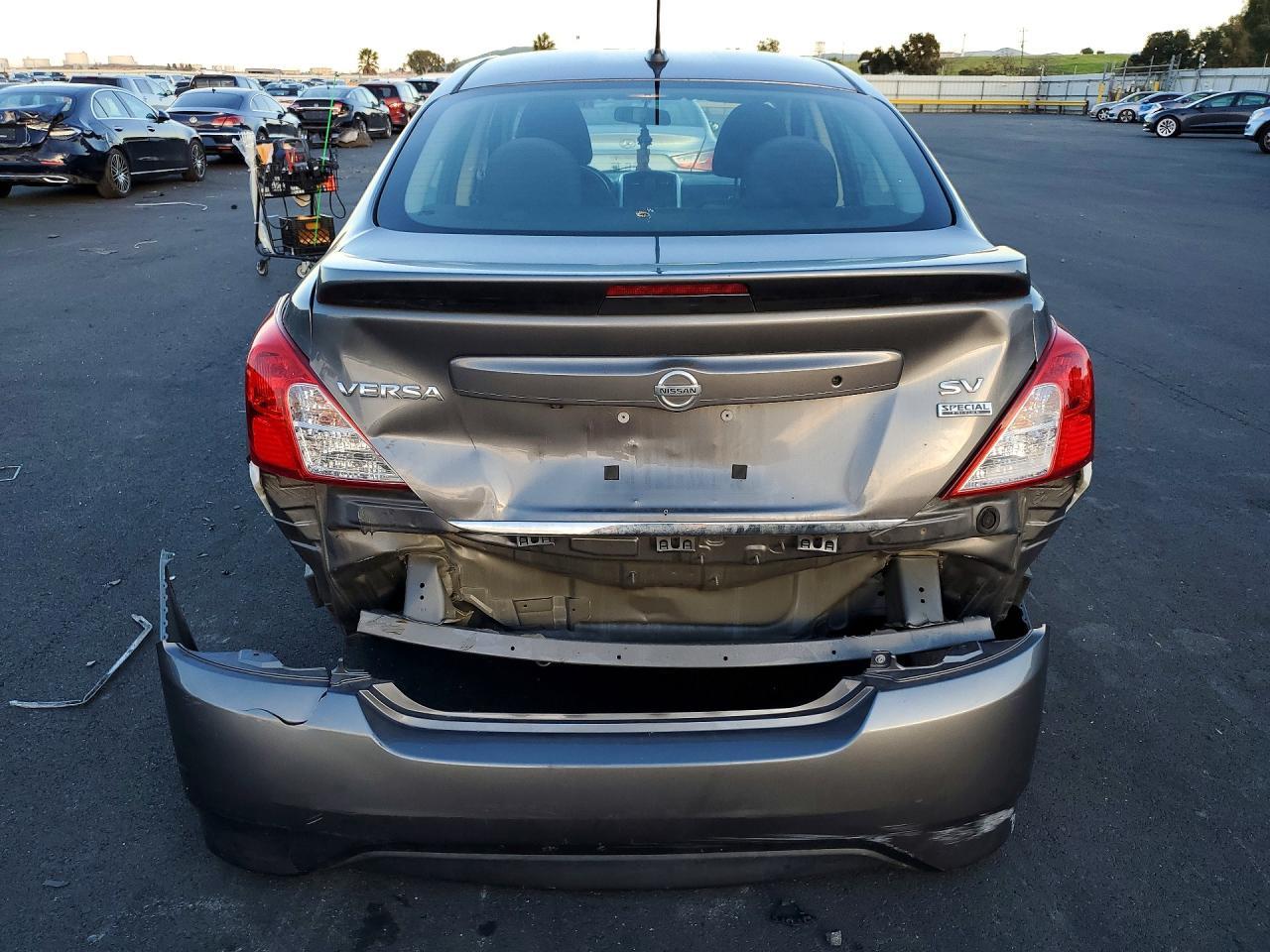 2017 NISSAN VERSA
