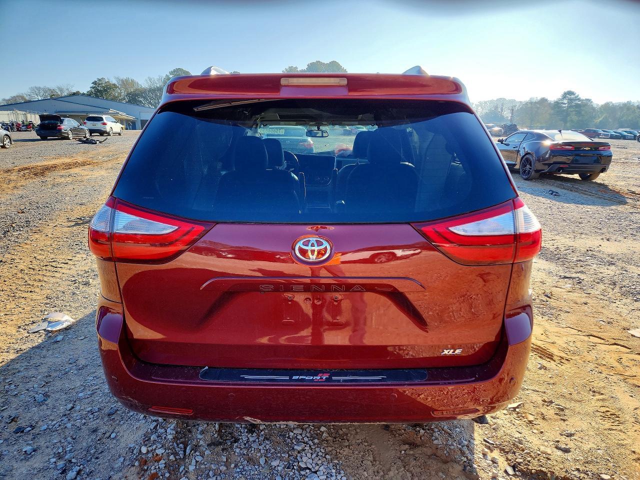 2015 TOYOTA SIENNA
