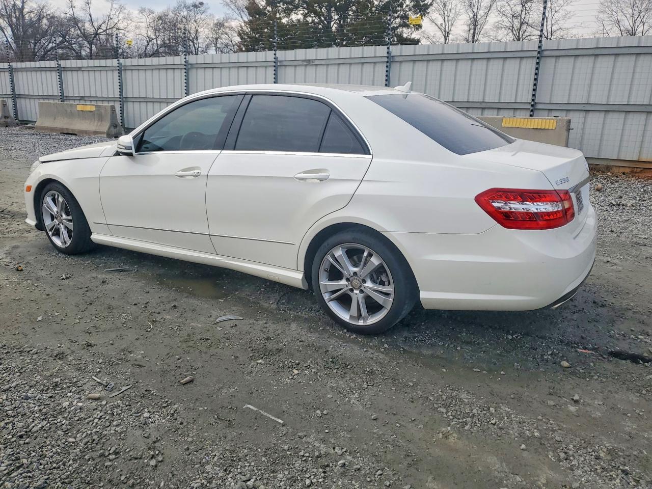2013 MERCEDES-BENZ E-Class