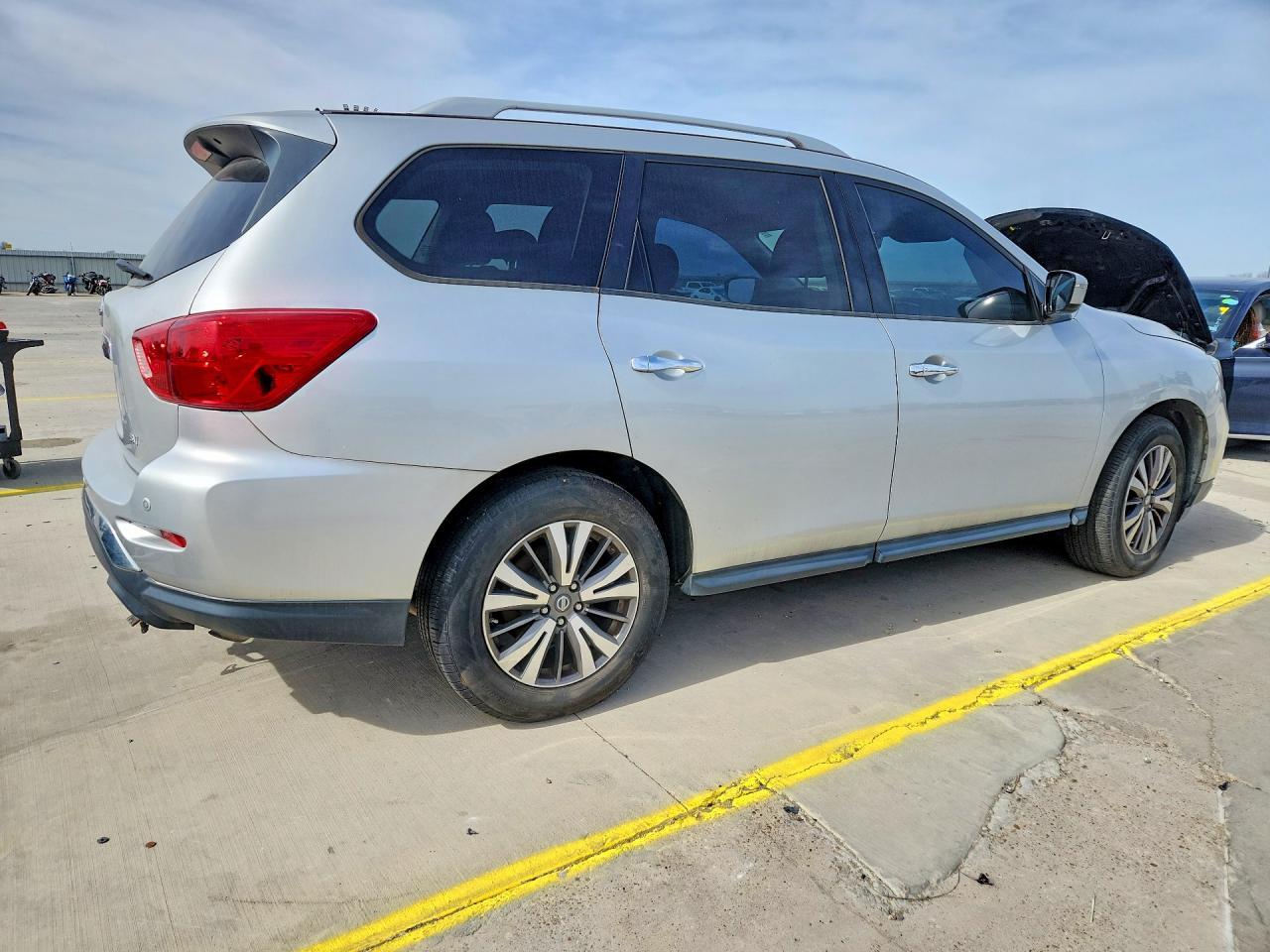 2017 NISSAN PATHFINDER