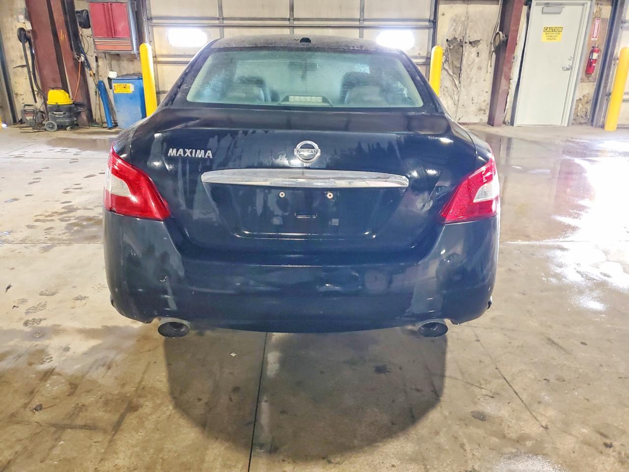 2010 NISSAN Maxima