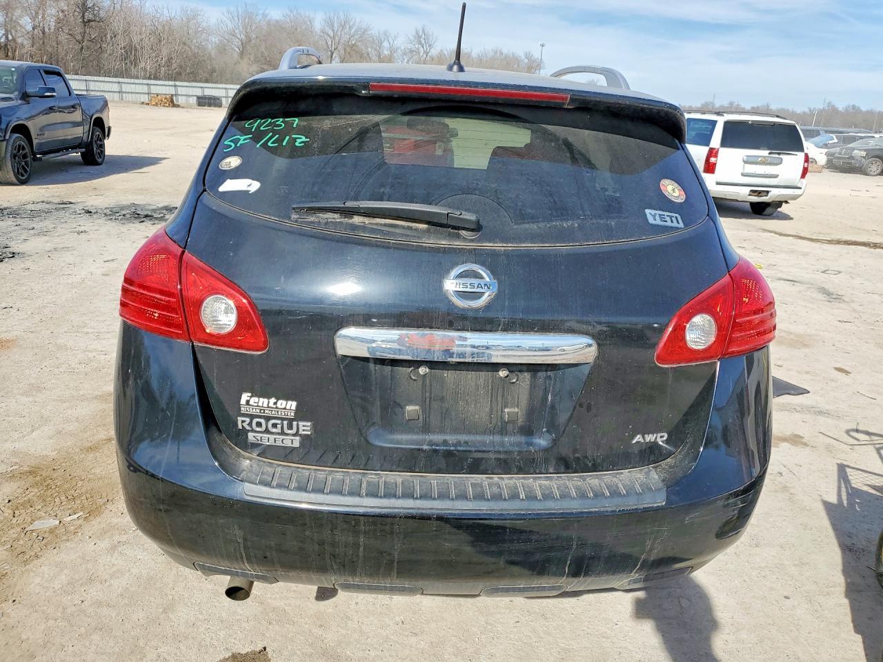 2015 NISSAN ROGUE
