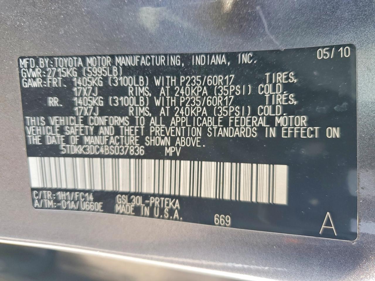 2011 TOYOTA SIENNA