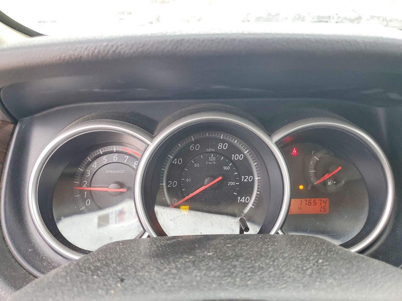 2011 NISSAN VERSA