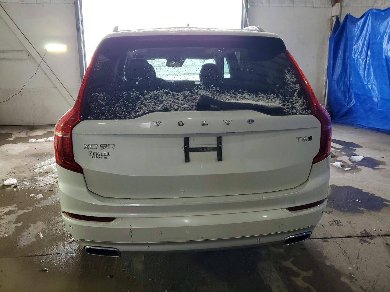 2016 VOLVO XC90