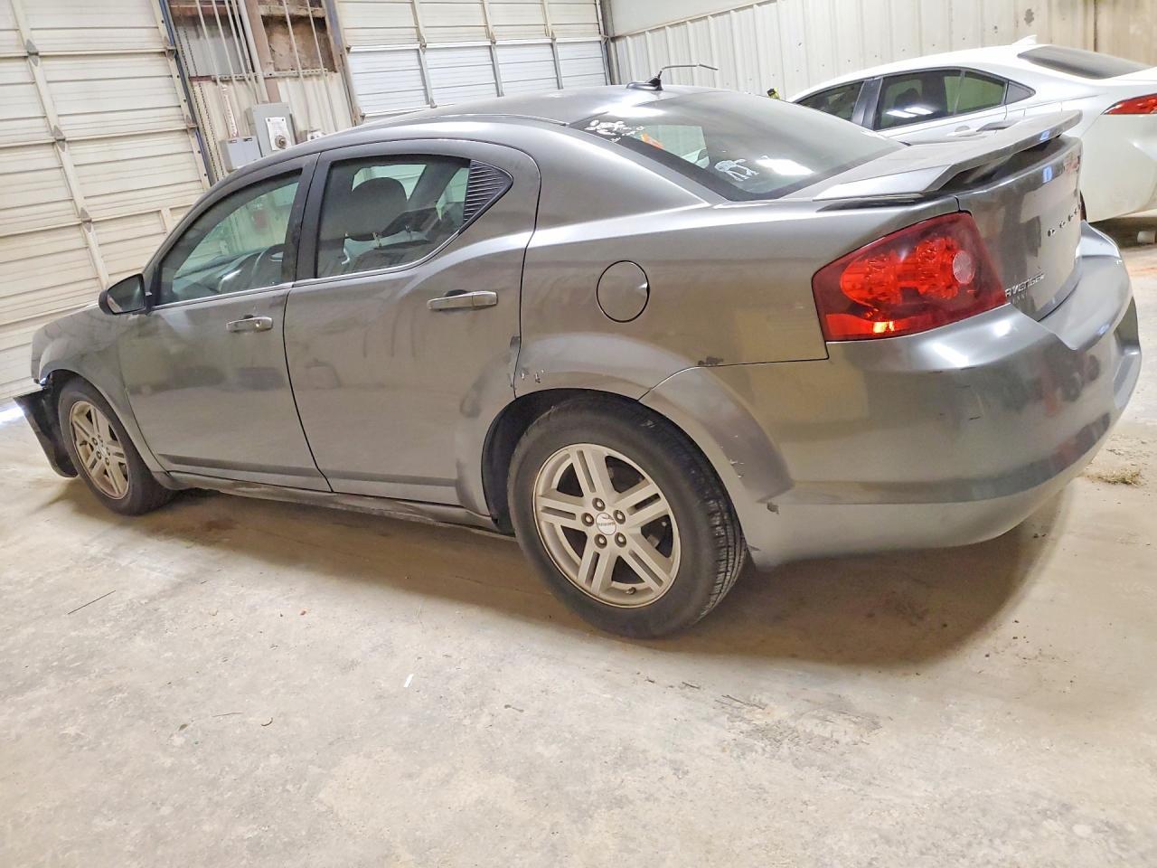 2013 DODGE Avenger