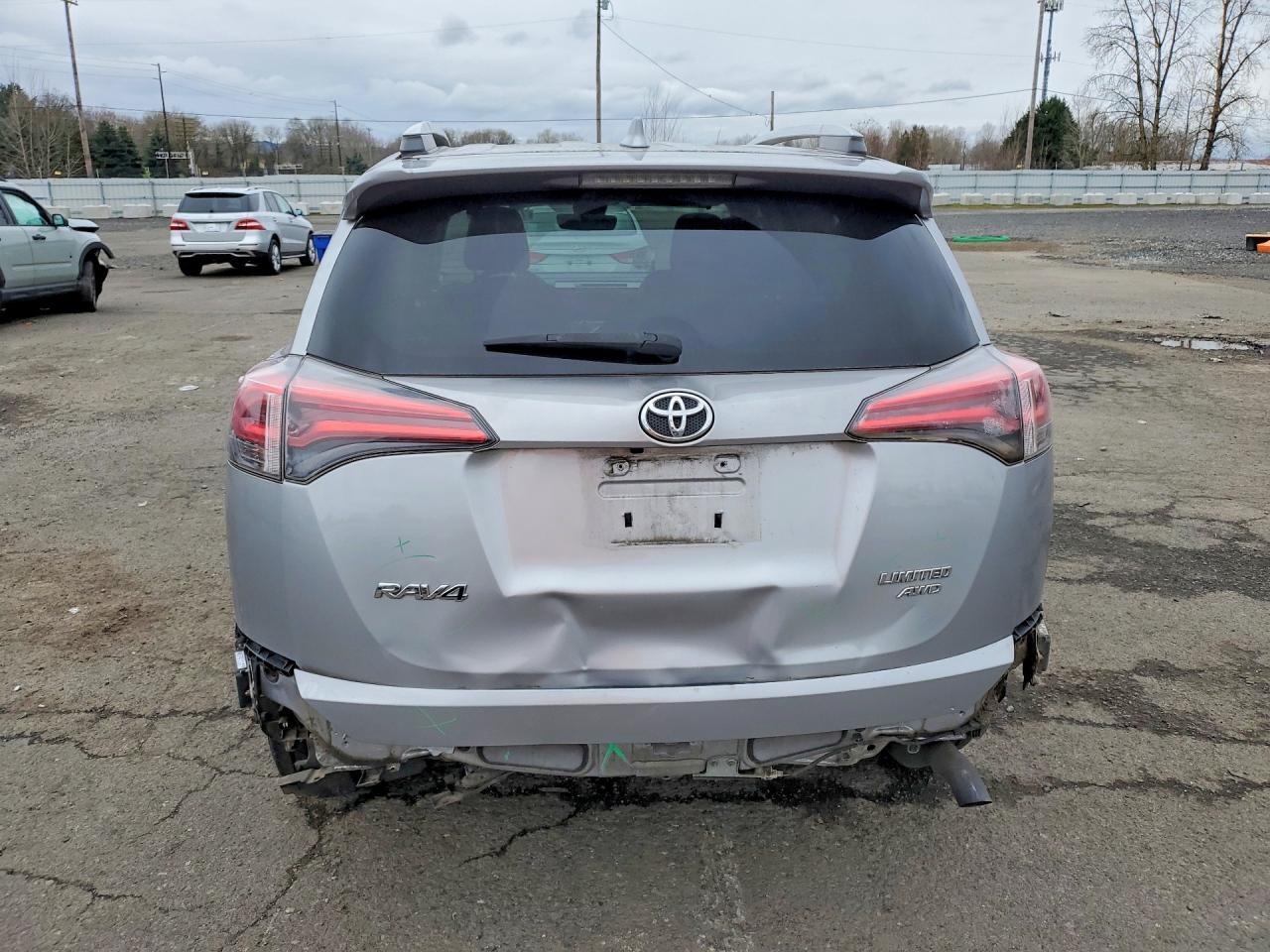 2016 TOYOTA RAV4