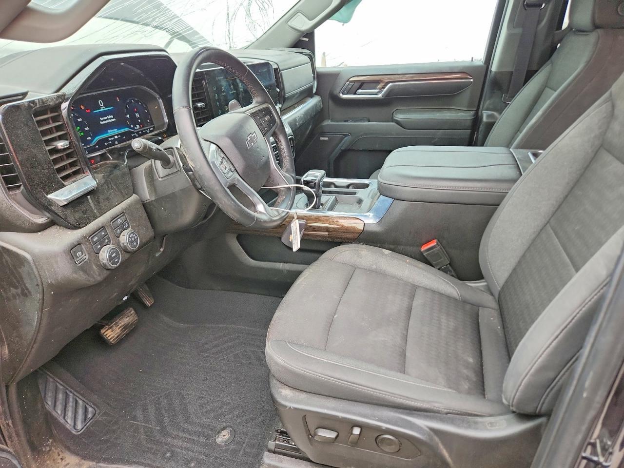 2024 CHEVROLET Silverado