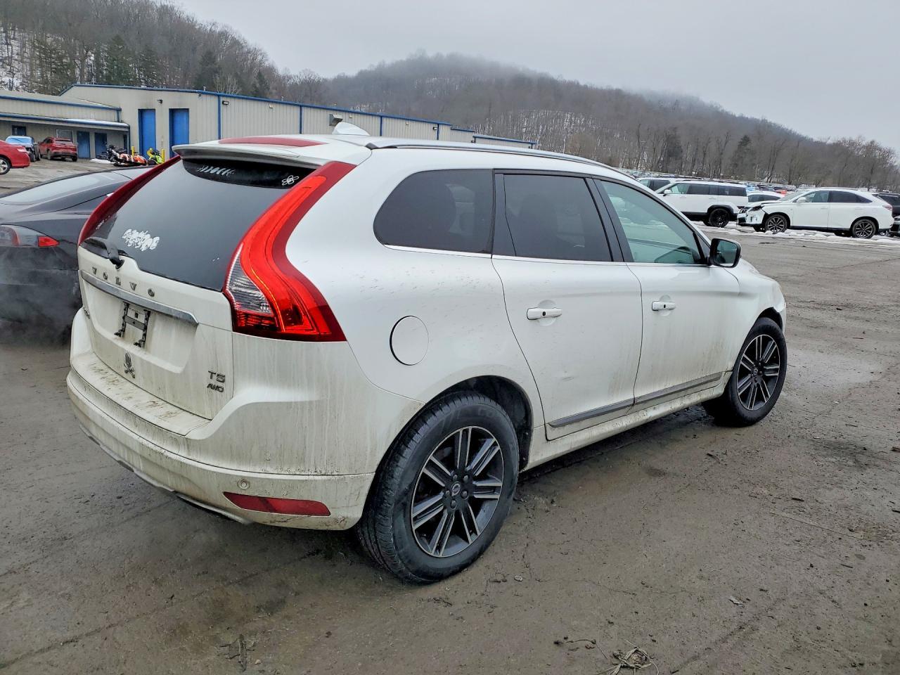 2016 VOLVO XC60