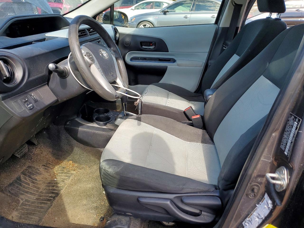 2012 TOYOTA Prius c