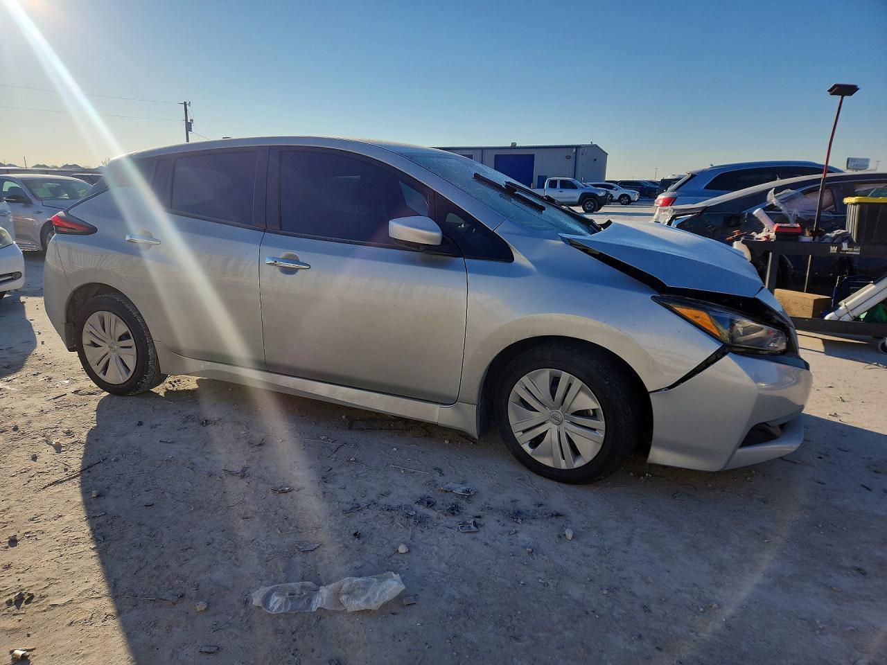 2022 NISSAN LEAF
