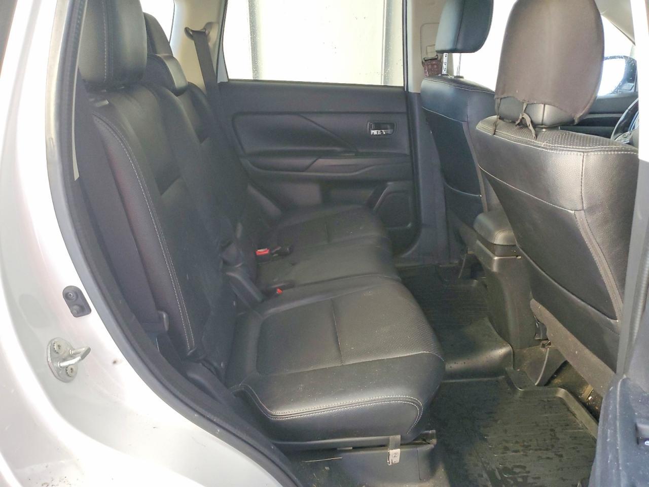 2018 MITSUBISHI outlander