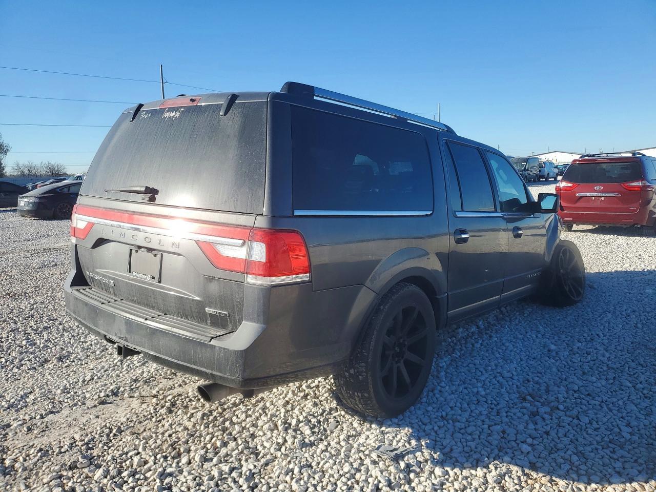 2016 LINCOLN Navigator
